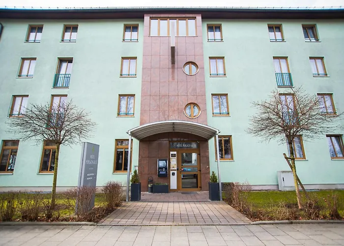 Hotel Perlach Allee by Blattl